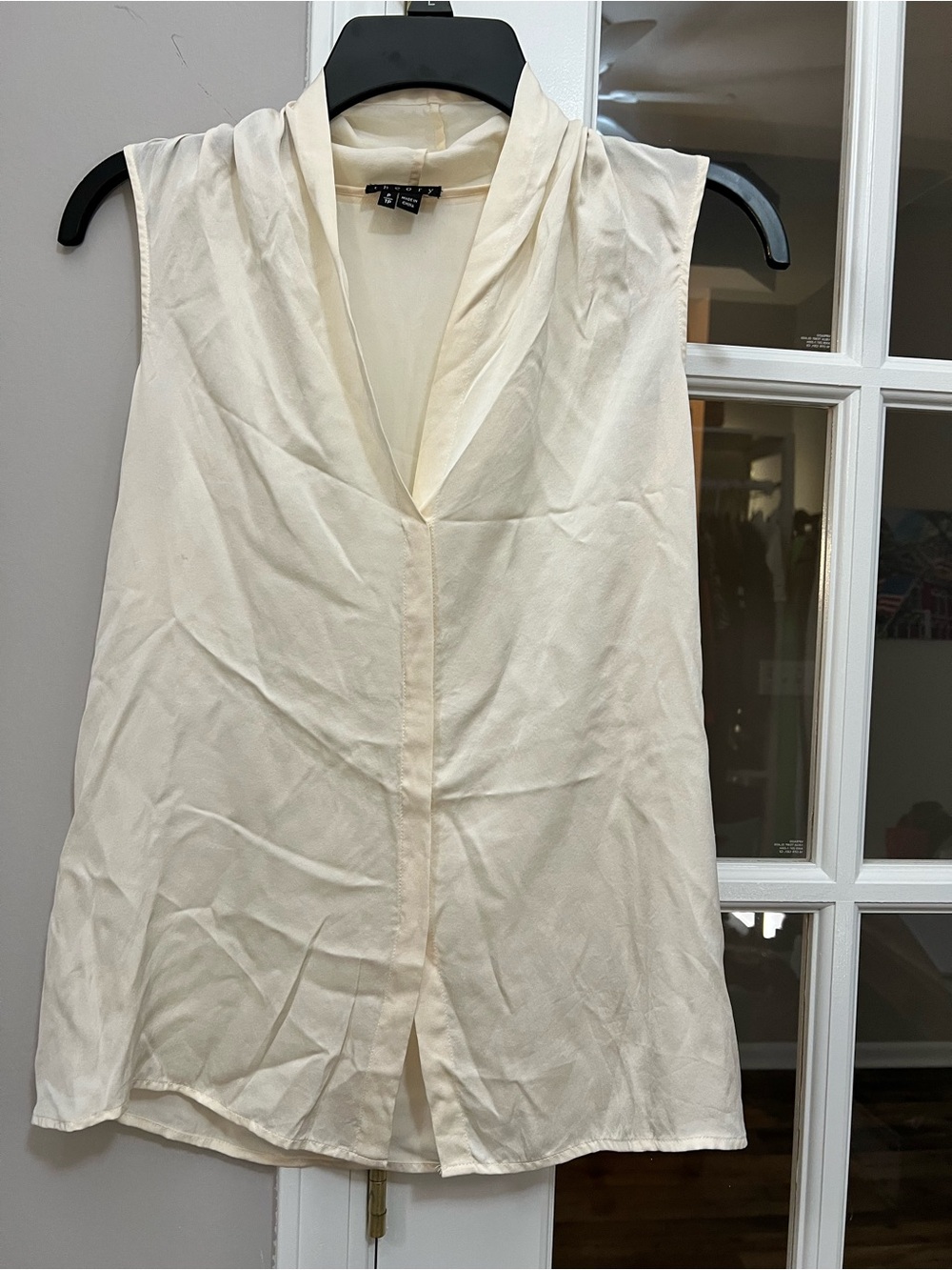 Theory Sleeveless V-Neck Cream Blouse 100% silk